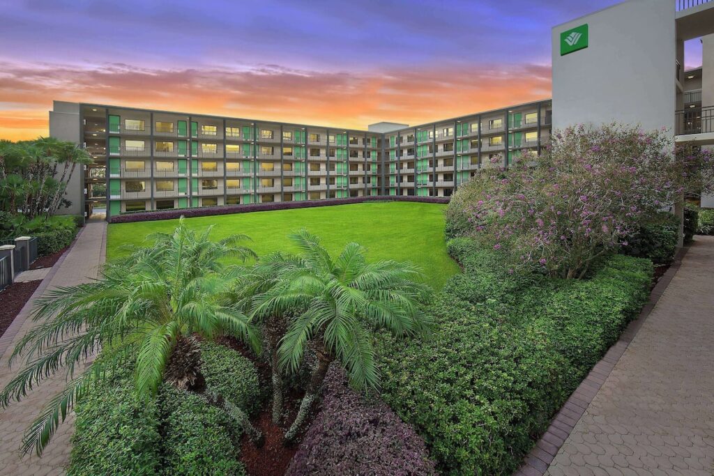 Wyndham Garden Lake Buena Vista  Disney Springs® Area - Image 2